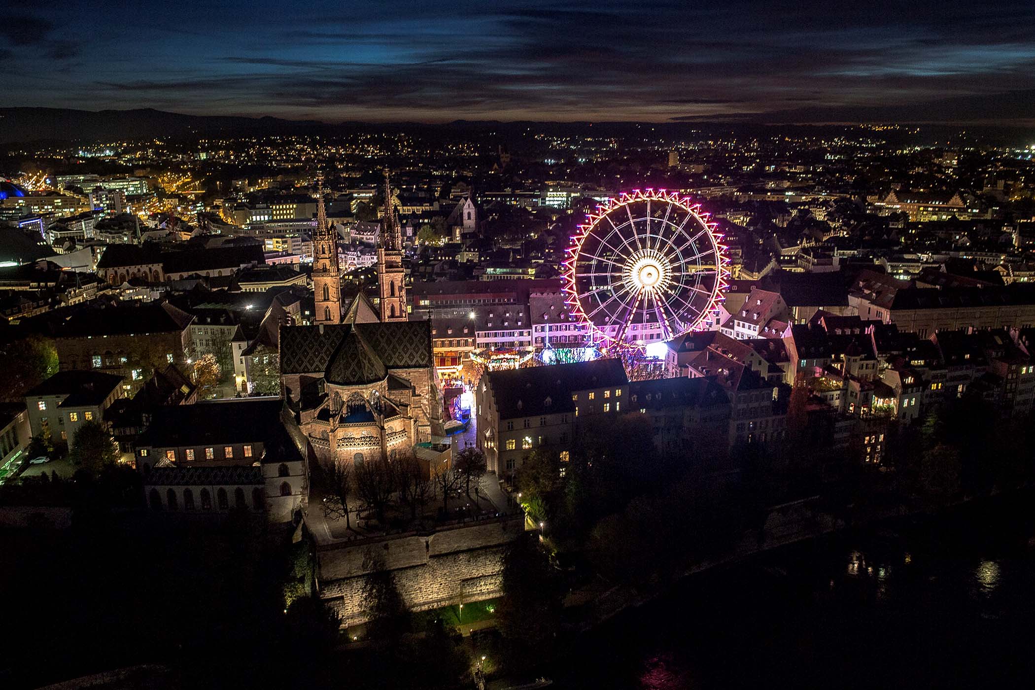 Basler Münster Luftaufnahme mit Rhein